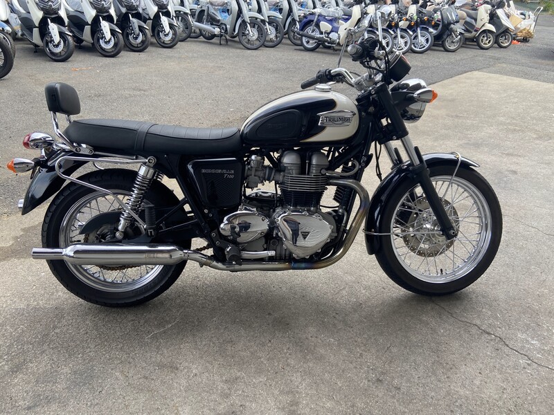 Мотоцикл Triumph Bonneville T100
