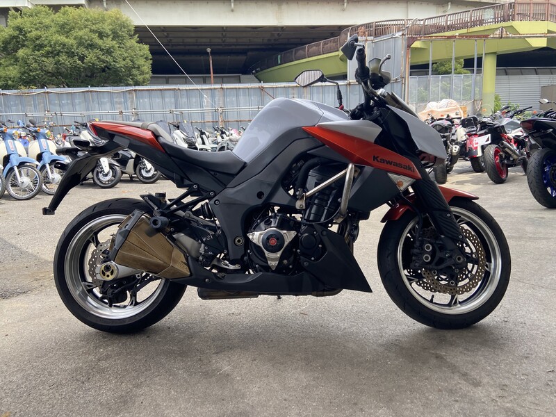 Мотоцикл Kawasaki Z1000