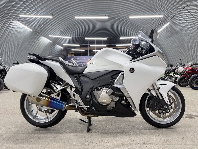 Мотоцикл Honda VFR1200FD