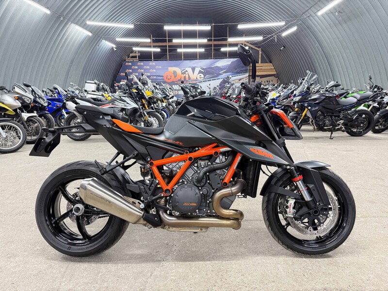 Мотоцикл KTM 1290 Super Duke R