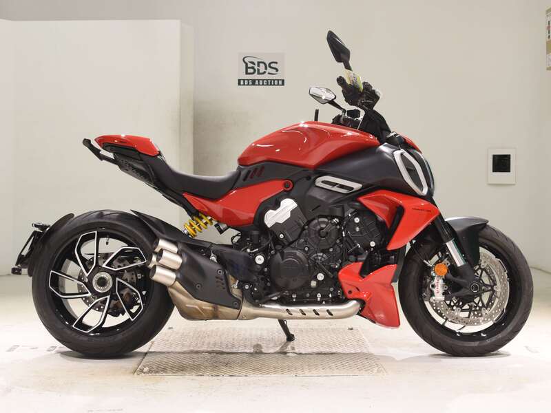 Мотоцикл Ducati Diavel V4