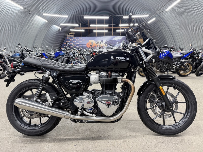 Мотоцикл Triumph Street Twin 900