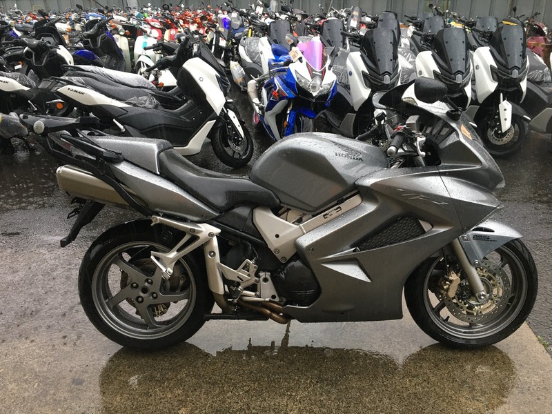 Мотоцикл Honda VFR800 