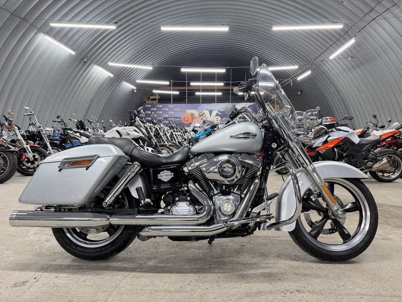 Мотоцикл Harley-Davidson Dyna Switchback FLD1580
