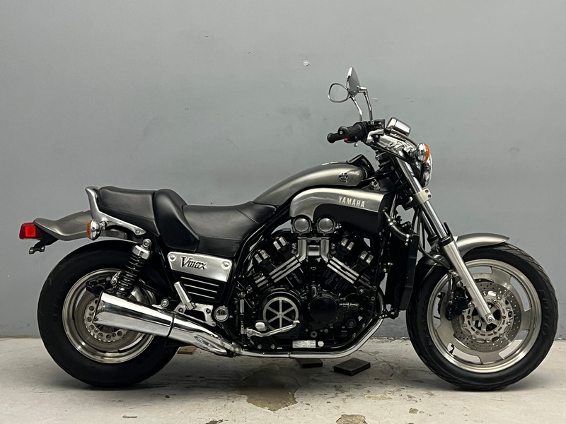 Мотоцикл Yamaha V-Max 1200