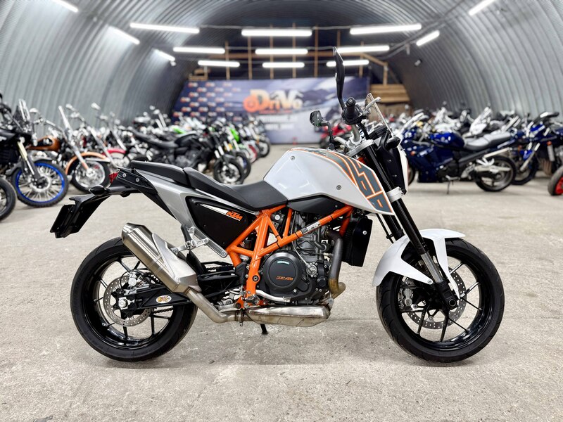 Мотоцикл KTM Duke 690