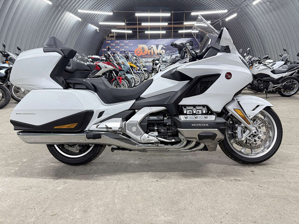 Мотоцикл Honda Gold Wing GL1800 Tour D 