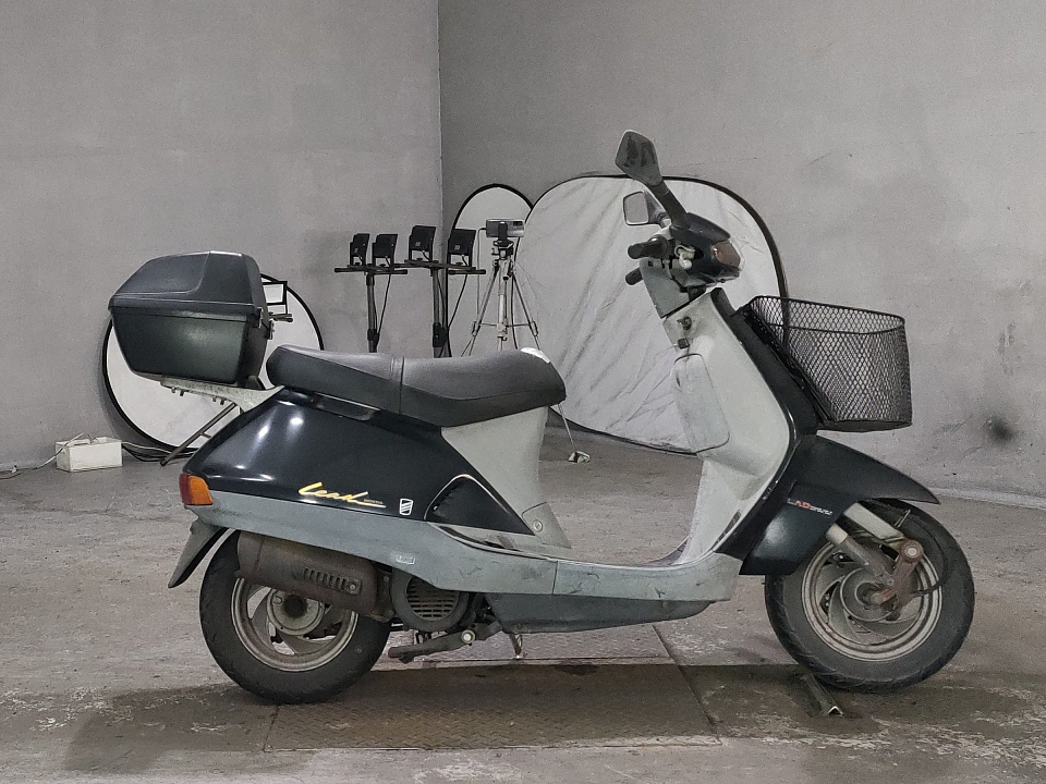 Honda LEAD90