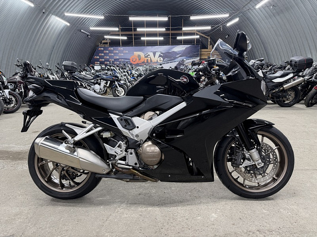 Мотоцикл Honda VFR800F