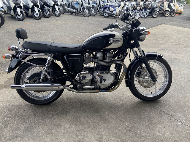 Мотоцикл Triumph Bonneville T100