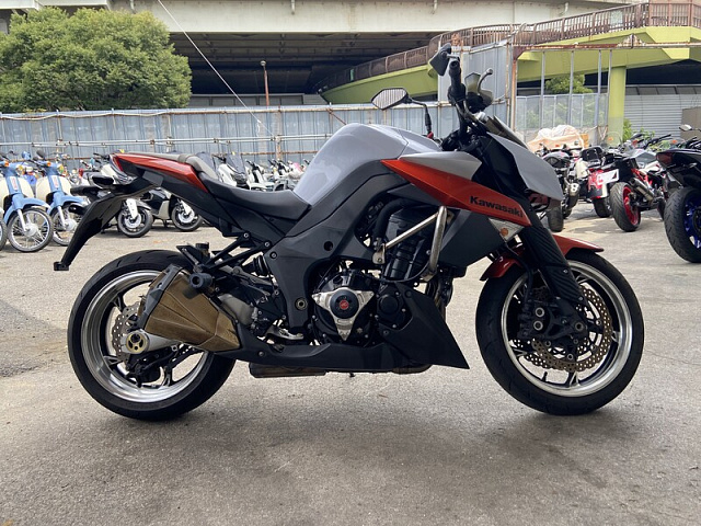 Мотоцикл Kawasaki Z1000