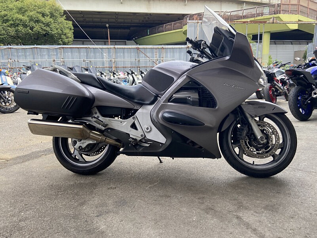 Мотоцикл Honda ST1300 Pan European