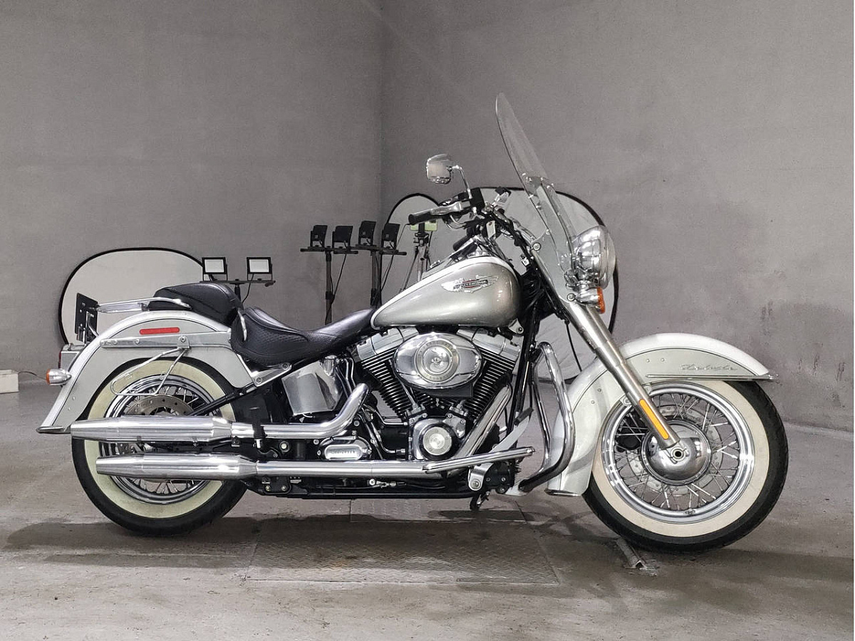 Мотоцикл Harley-Davidson Softail Deluxe FLSTN1580
