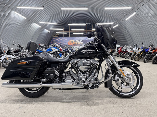 Мотоцикл Harley-Davidson Street Glide FLHXS1690