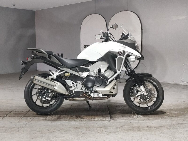 Мотоцикл Honda VFR800X Crossruner