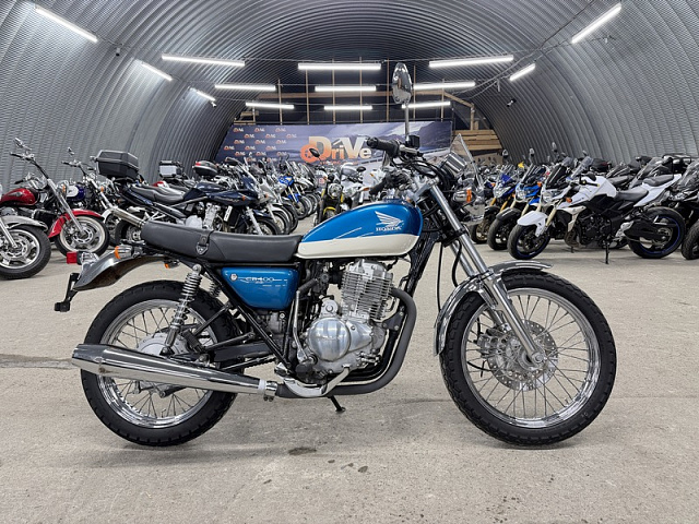 Мотоцикл Honda CB400SS