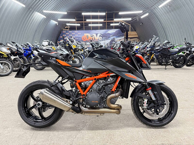 Мотоцикл KTM 1290 Super Duke R