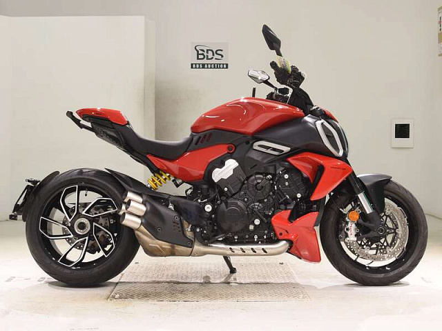 Мотоцикл Ducati Diavel V4