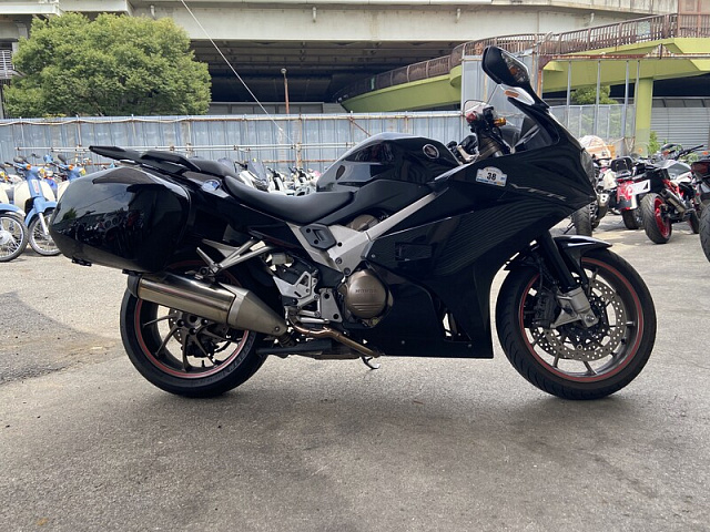 Мотоцикл Honda VFR800F