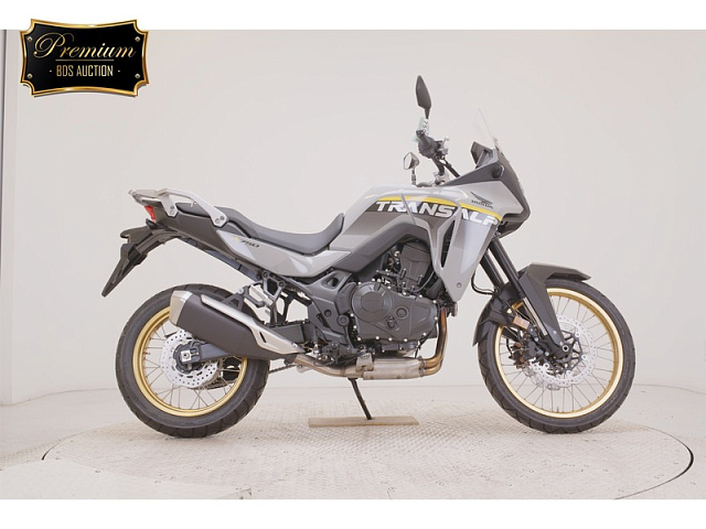 Мотоцикл Honda XL750 Transalp
