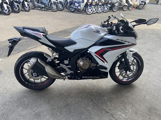 Мотоцикл Honda CBR400R