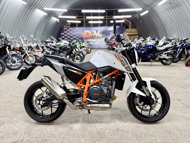 Мотоцикл KTM Duke 690